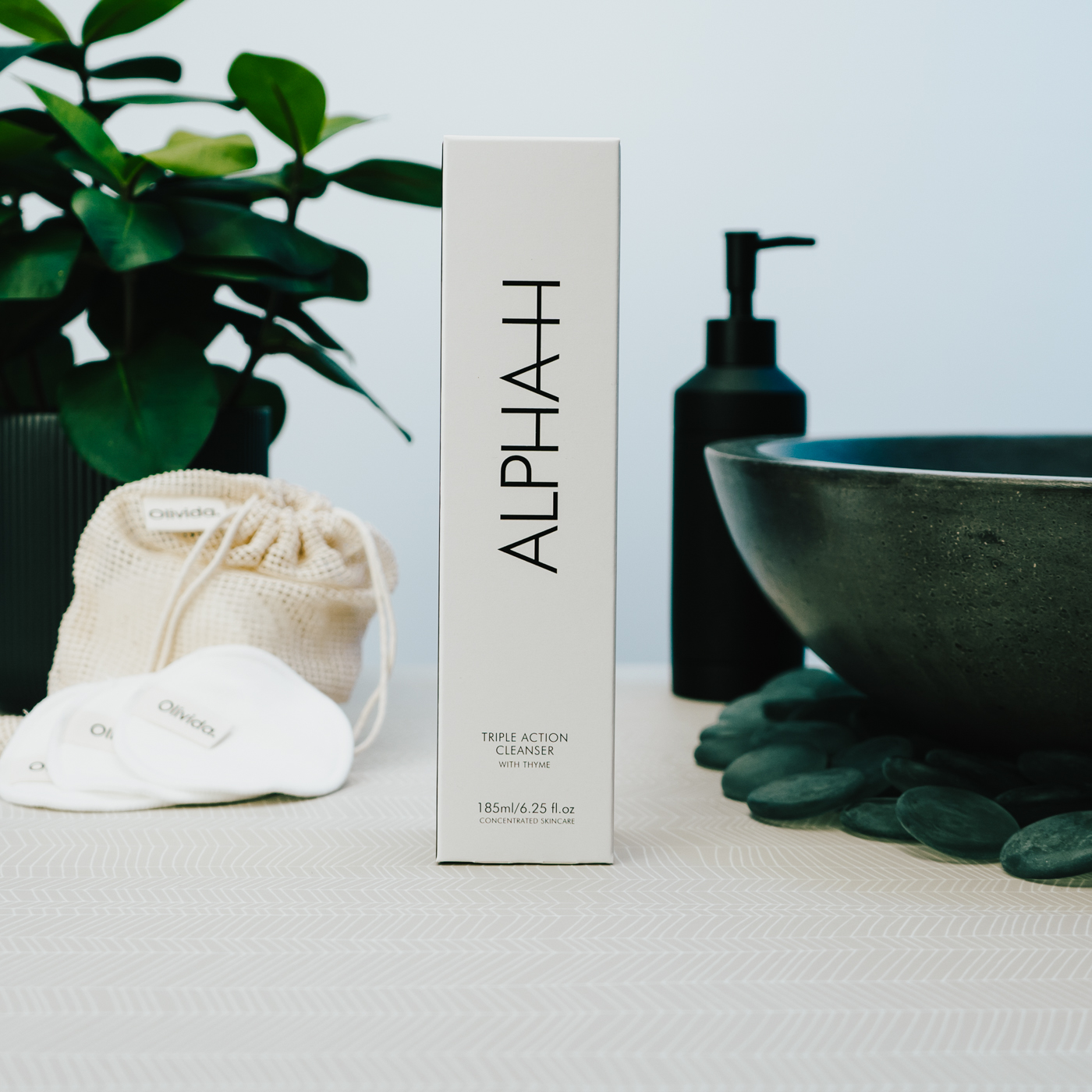 Alpha-H Triple Action Cleanser doosje