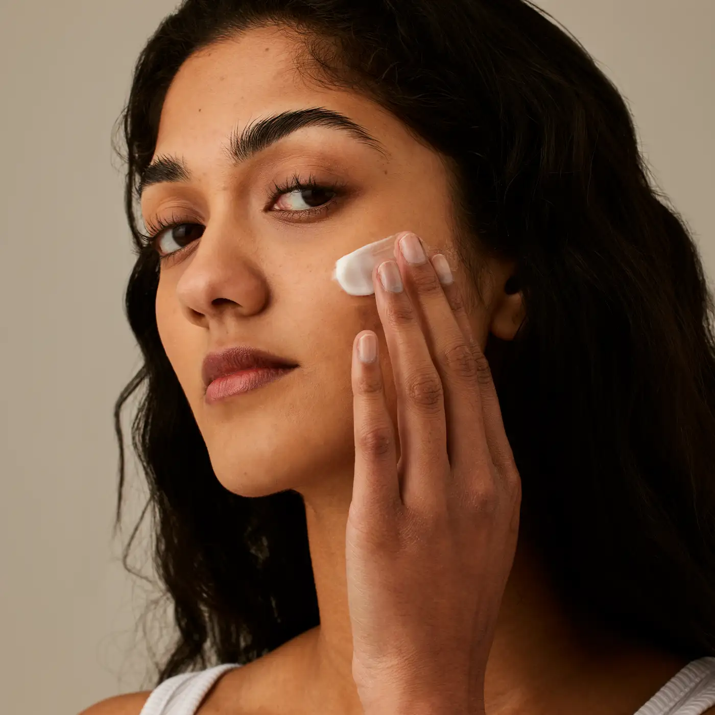 Alpha-H - Essential Hydration Cream - Model 3