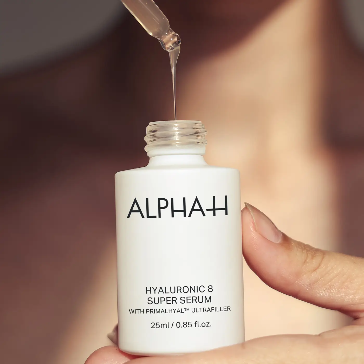 ALPHA-H - Hyaluronic 8 - Model 2
