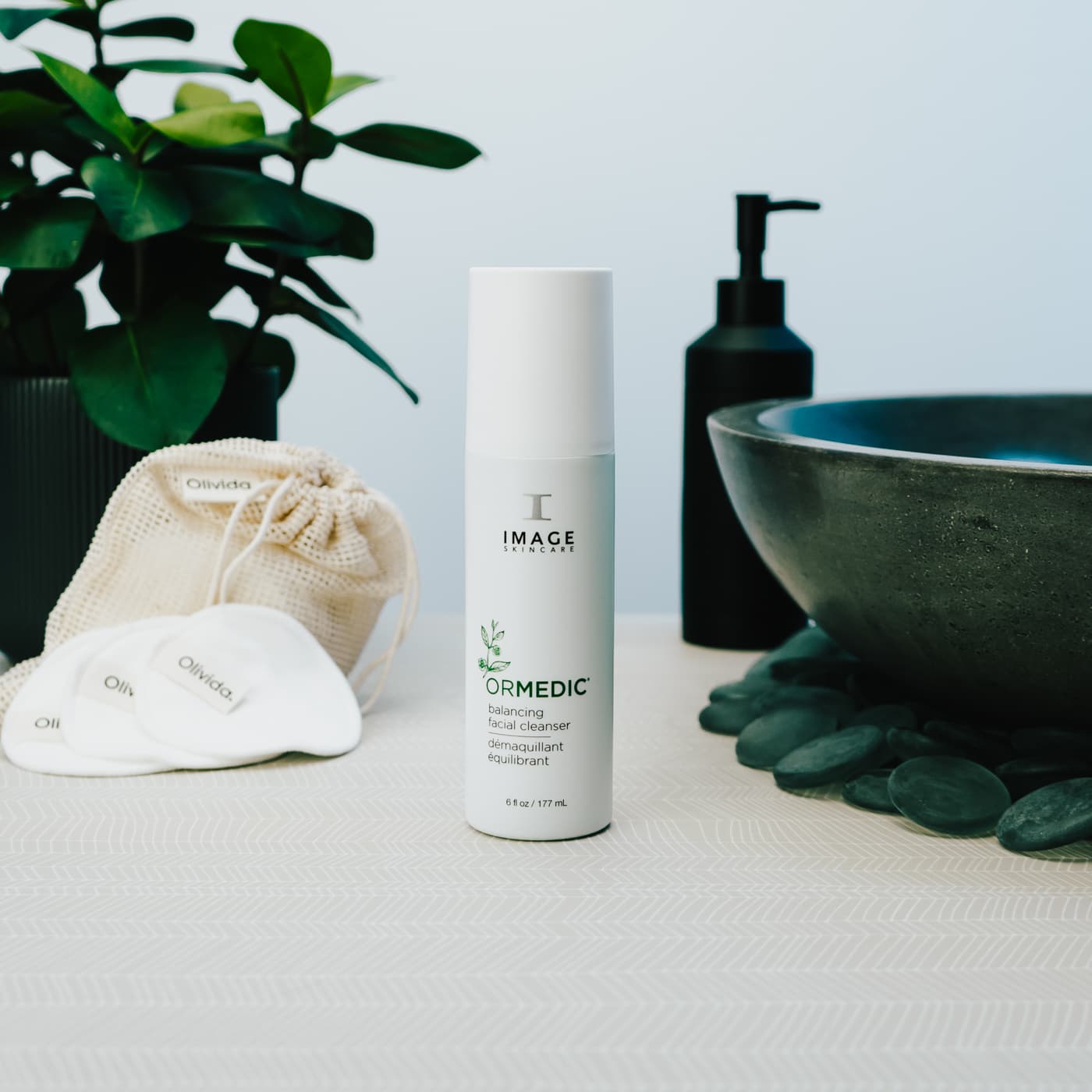 IMAGE Skincare 2021 - Ormedic Balancing Facial Cleanser - Olivida voorkant