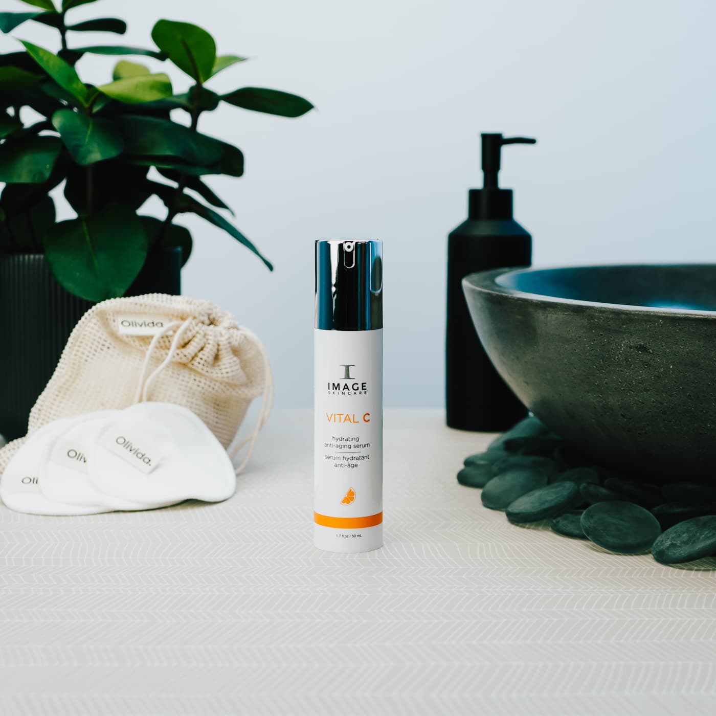 Image Skincare Vital-C anti-aging serum Olivida Display