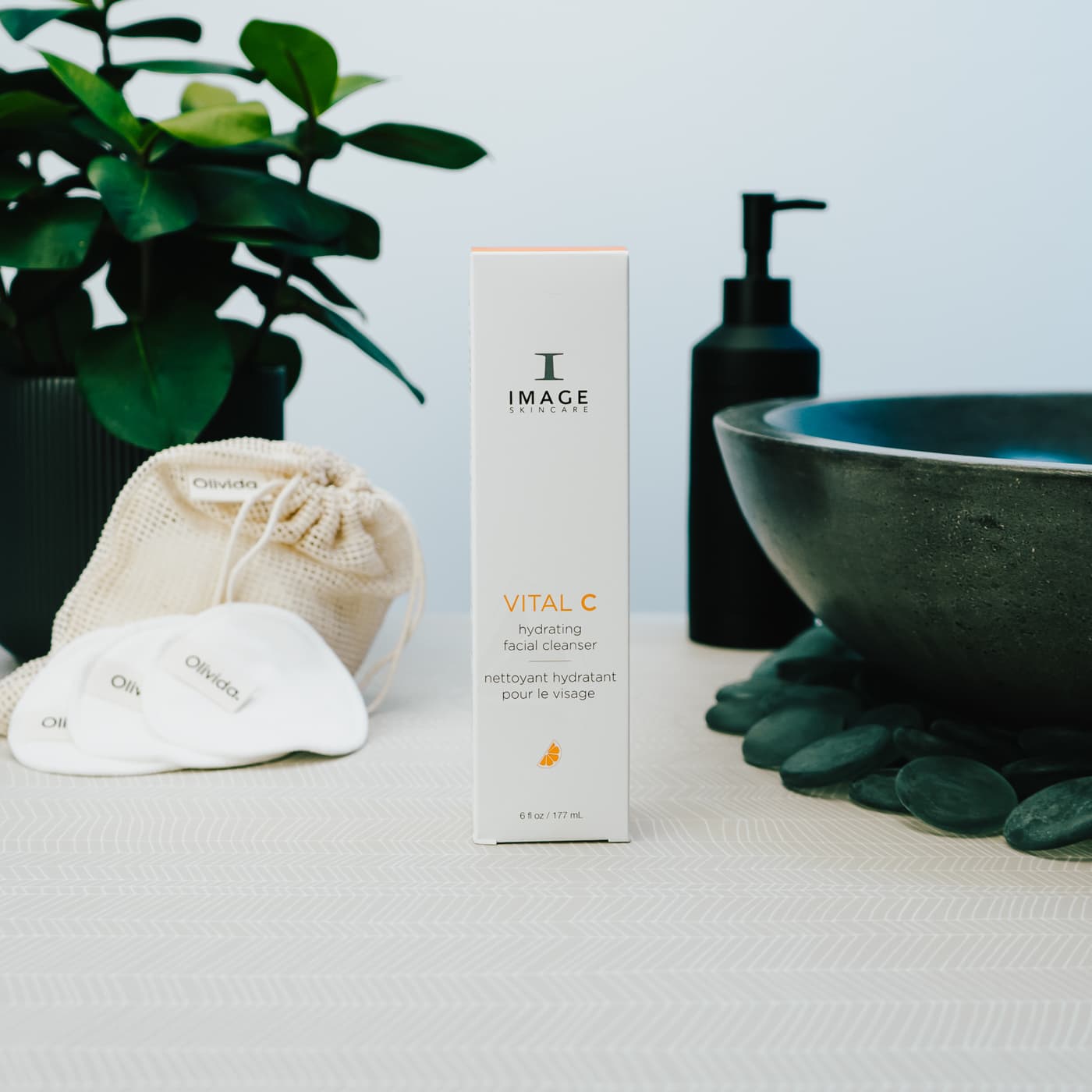 IMAGE Skincare 2021 - Vital C Hydrating Facial Cleanser - Olivida voorkant verpakking