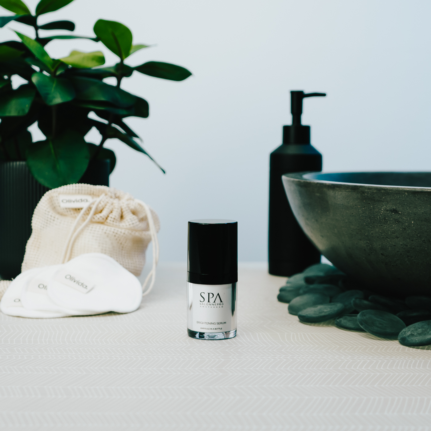 SPA Salonnepro - Brightening Serum - Display