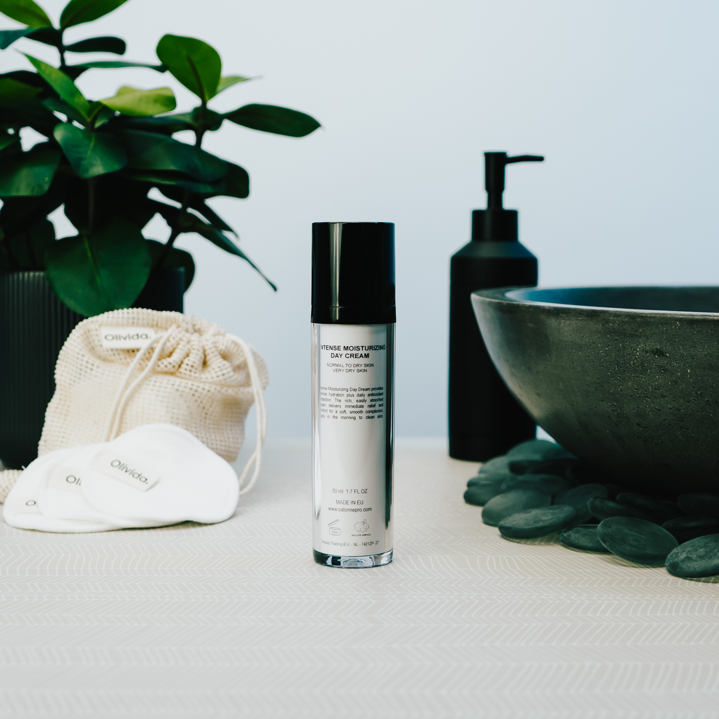 Spa salonnepro 2021 - Intense Moisturizing Day Cream - Olivida achterkant