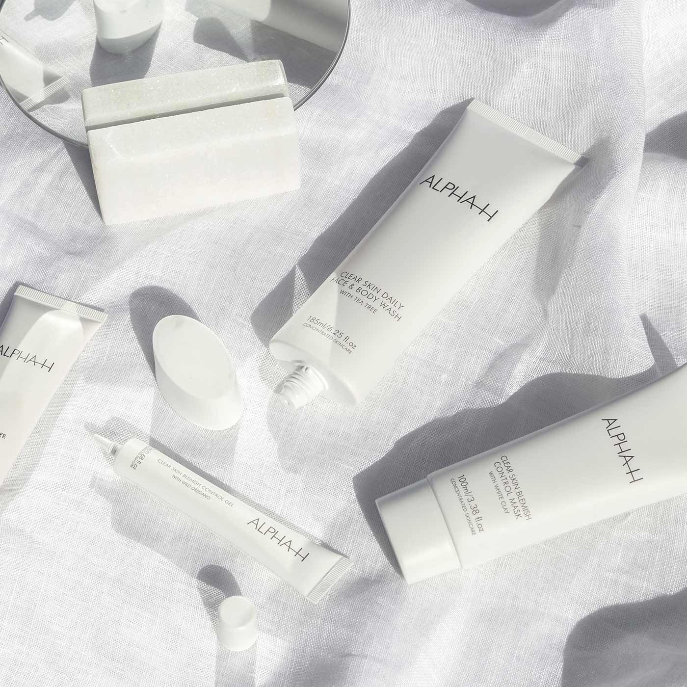 ALPHA H Clear Skin face body wash sfeer