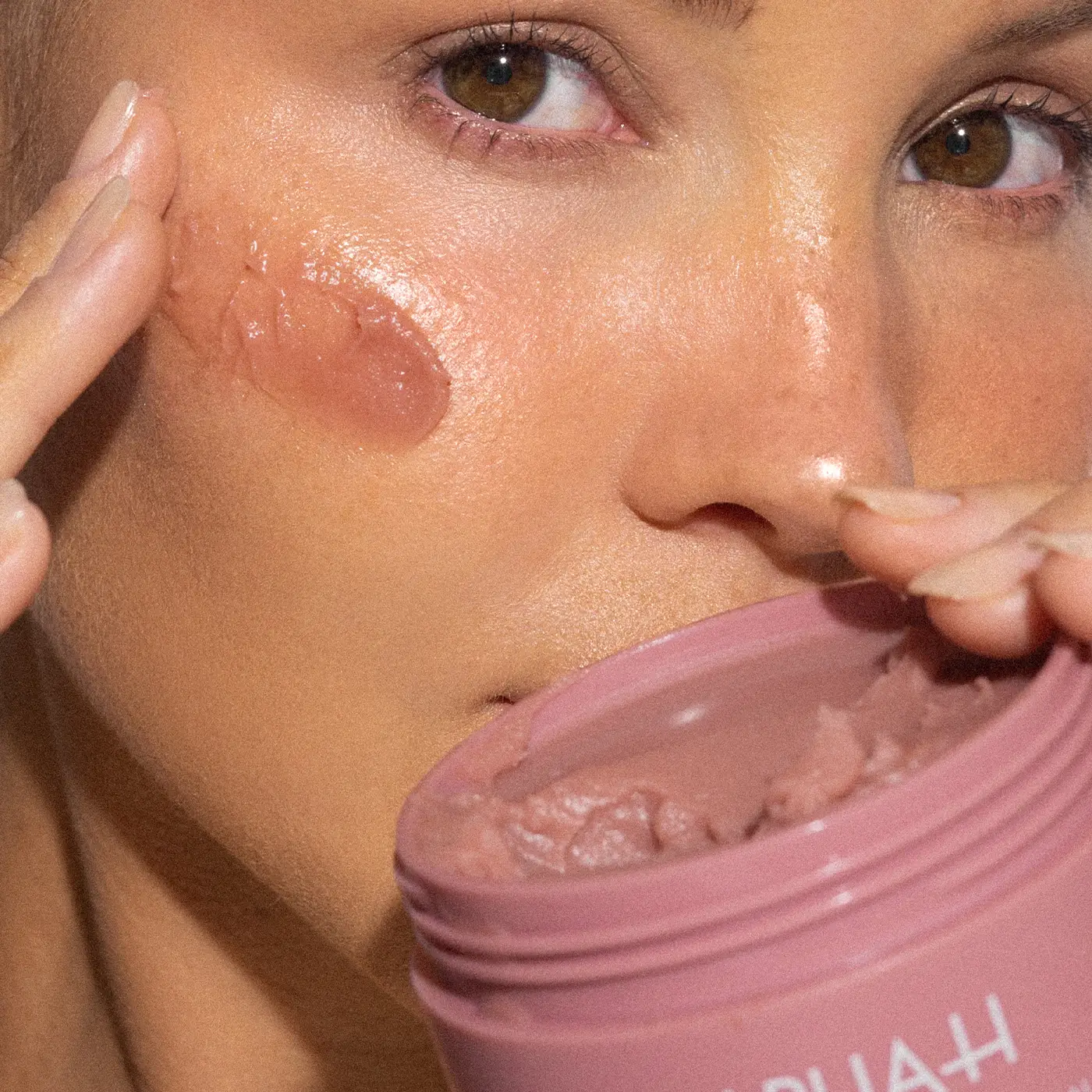 ALPHA-H - Melting Moment Cleansing Balm Plum - Model 1