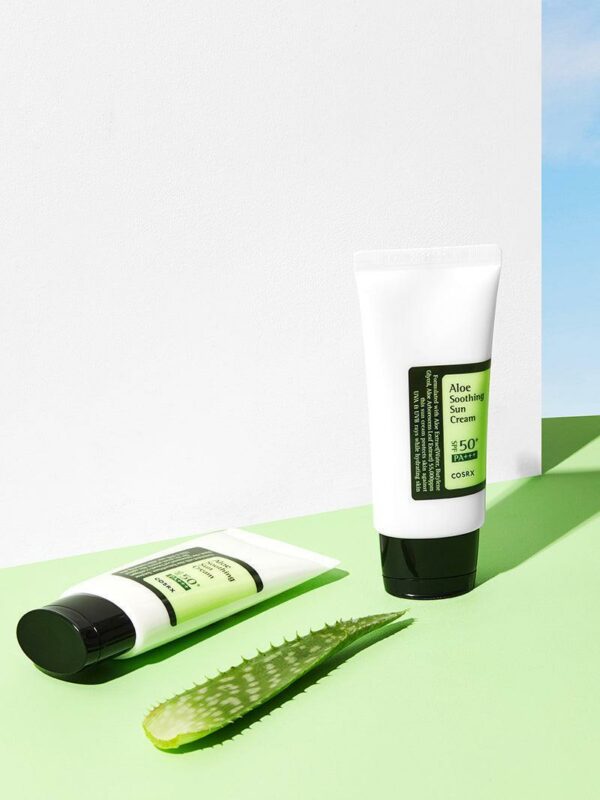 COSRX - Aloe Soothing Sun Cream SPF50+ - sfeer