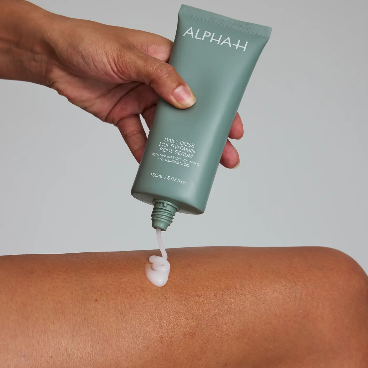 ALPHA-H - Daily Dose Of Multivitamin - Body Serum - Model