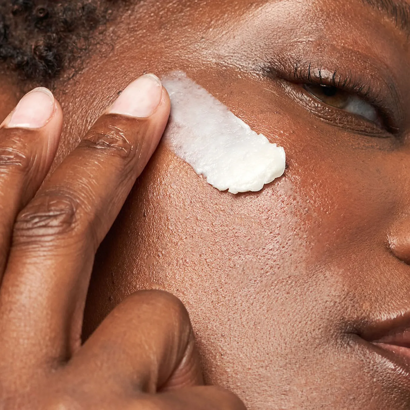 IMAGE - AGELESS - Retinol Overnight Masque 0.5% Retinol Complex - Model