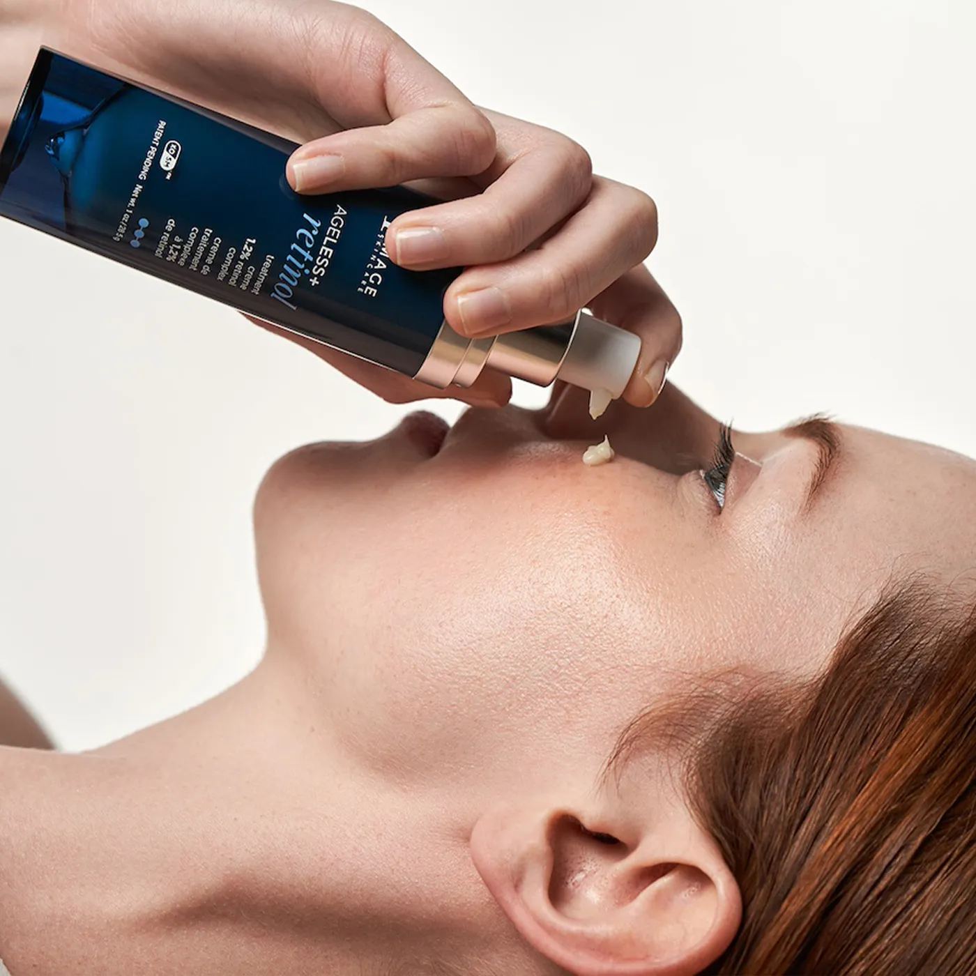 IMAGE - AGELESS - Retinol Treatment Creme - Retinol - Complex Model - Model