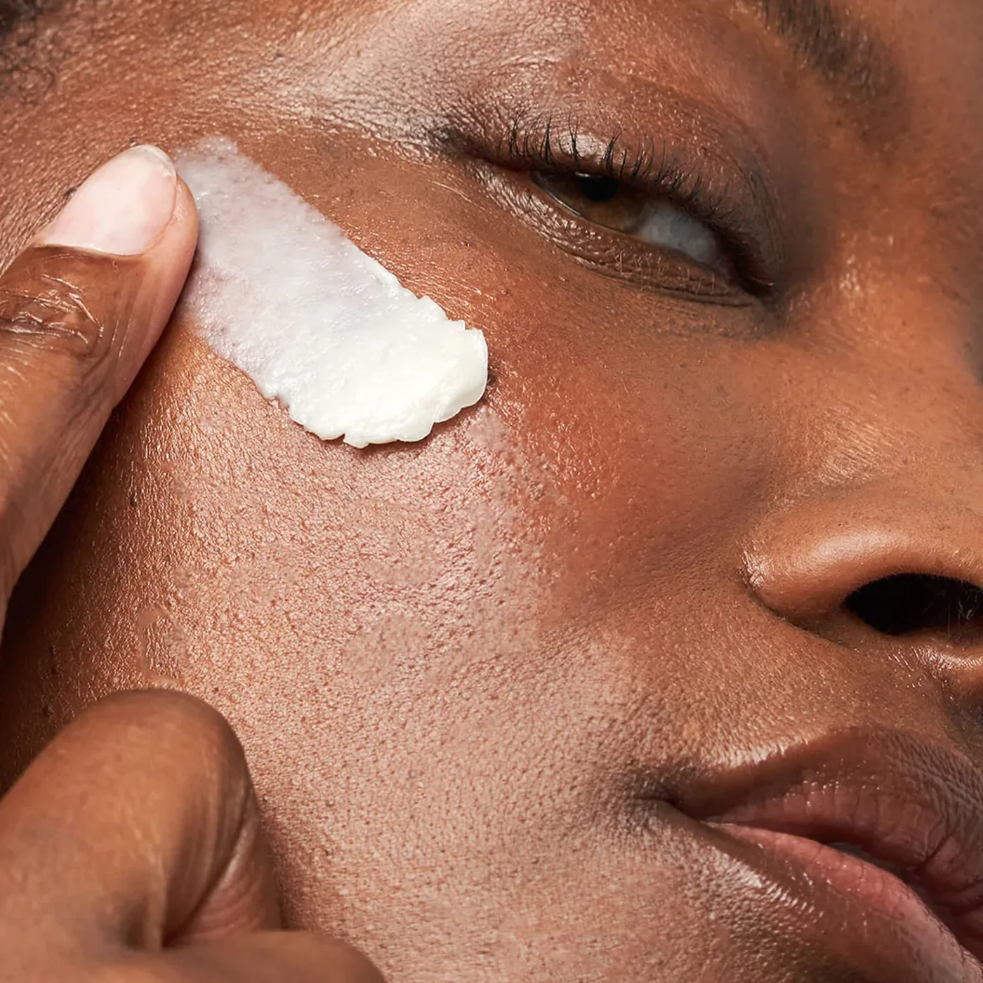 IMAGE Skincare - AGELESS+ Retinol - Trail Kit - Model 2