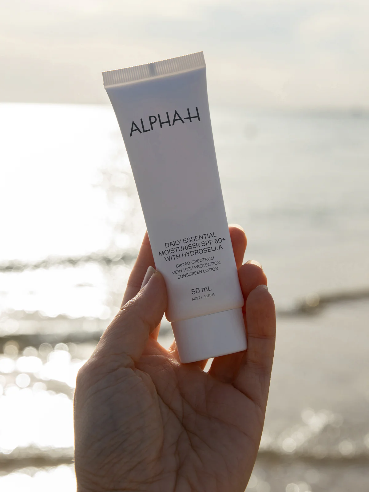 ALPHA-H - Dagcreme SPF - Daily Essential Moisturiser - SPF50+ - Sfeer