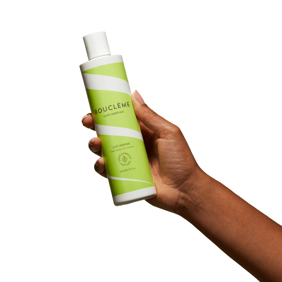 Boucleme - Haircare - Curl Cleanser - Handshot