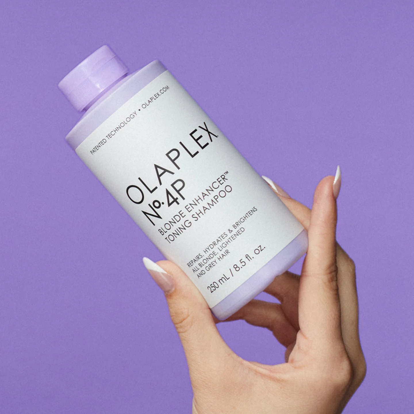 Olaplex - N 4P - Blonde Enhancer Toning Shampoo - Hand Model